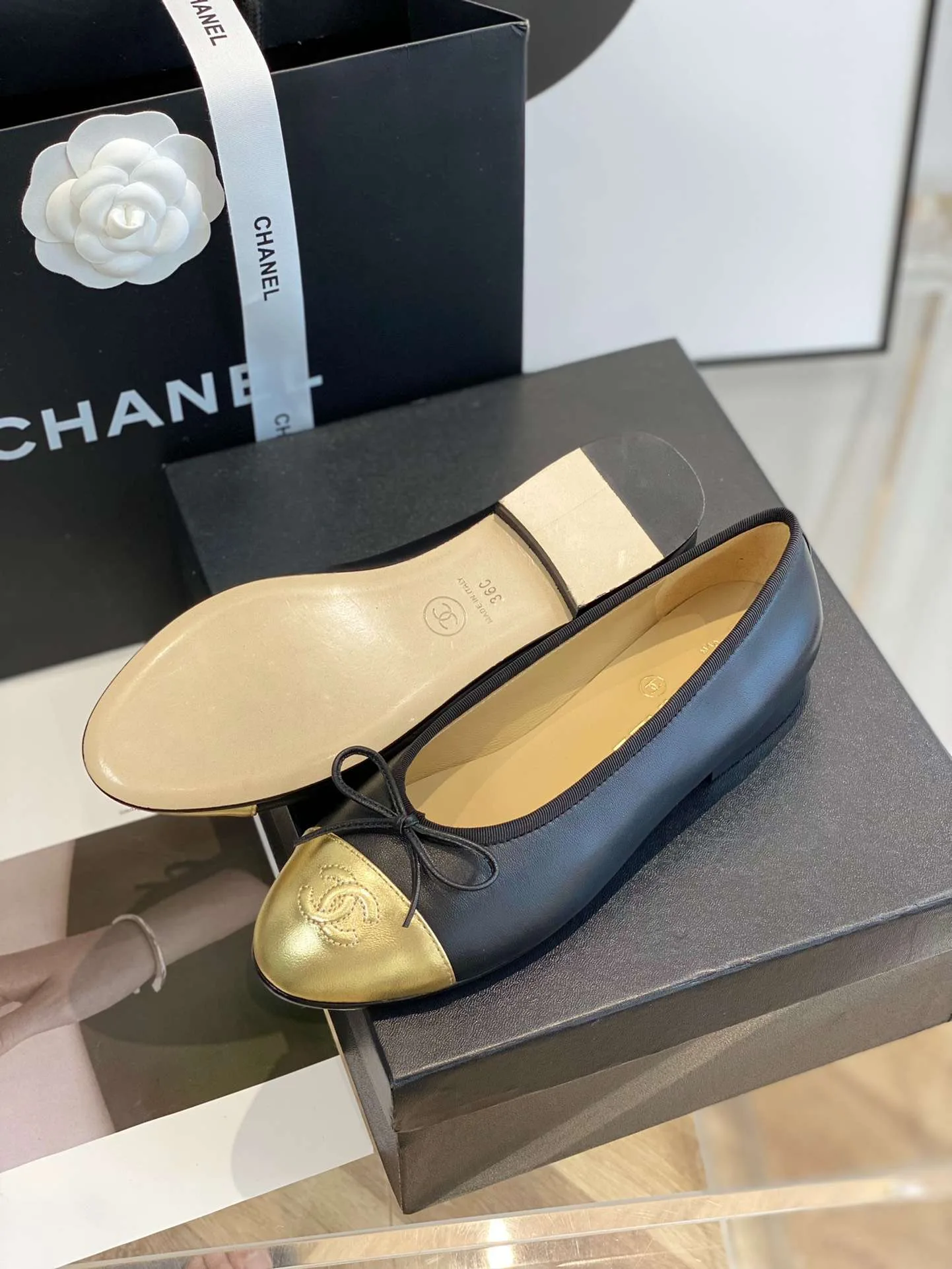 Chanel Ballet Flats Black/Gold - Image 5