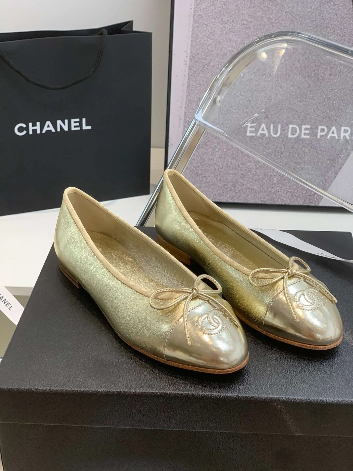 Chanel Ballet Flats Gold - Image 4