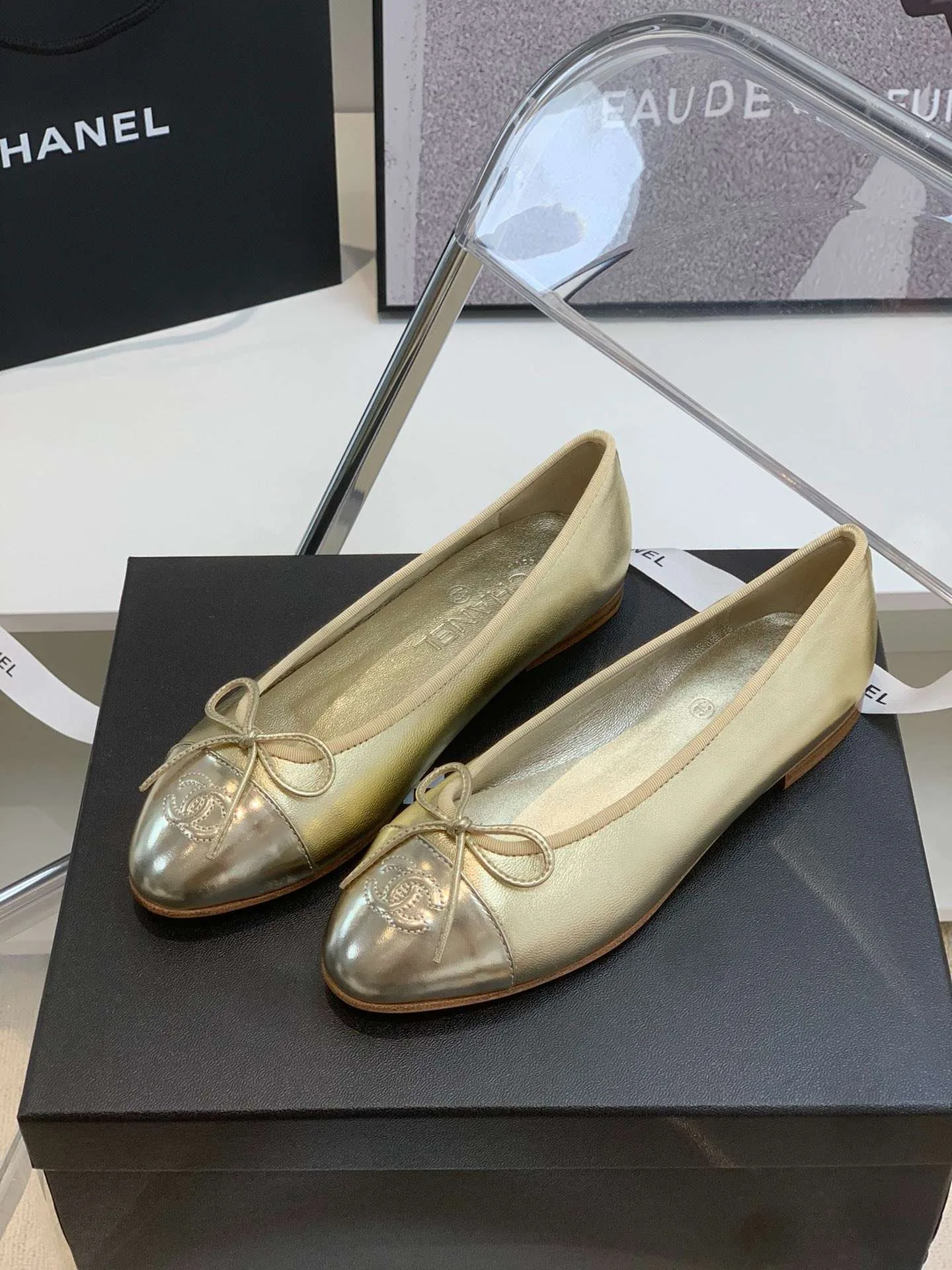 Chanel Ballet Flats Gold - Image 3