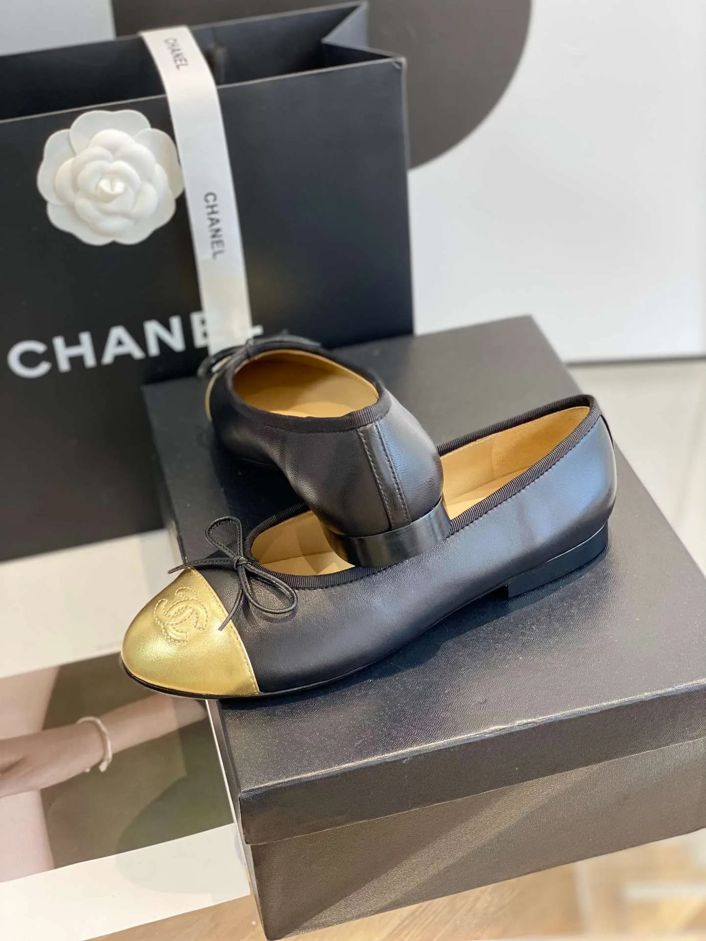 Chanel Ballet Flats Black/Gold - Image 9