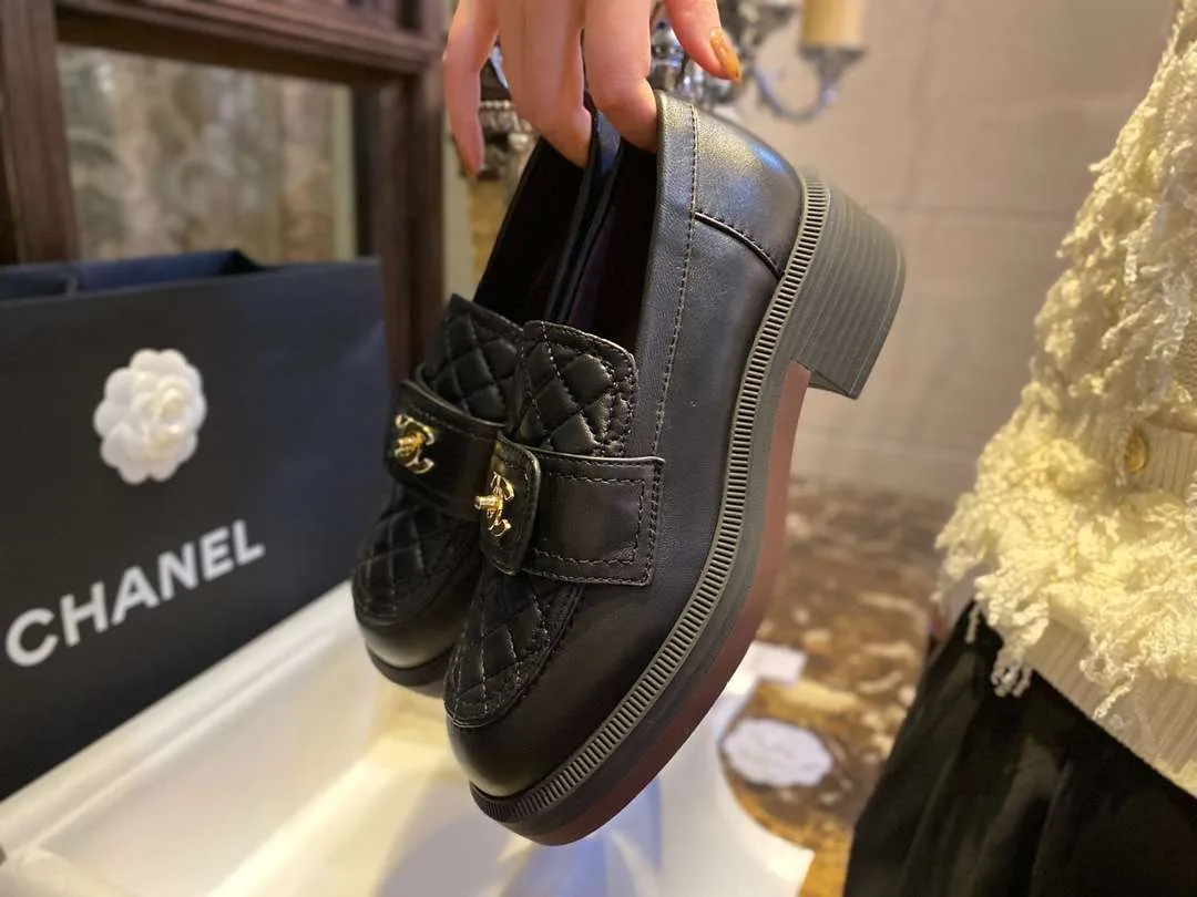 Chanel CC Turn-lock On Trap Heel Loafer Black - Image 6