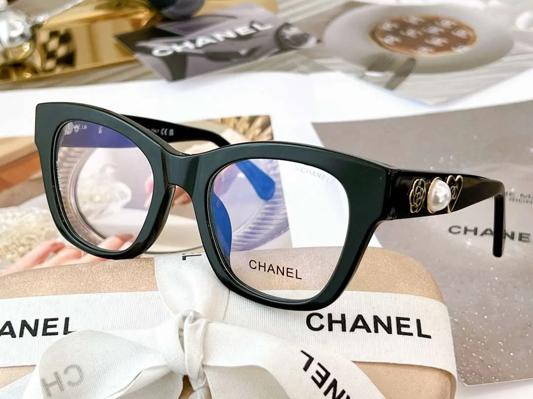 Chanel Round Sunglasses Dark Blue And Gold - Image 2