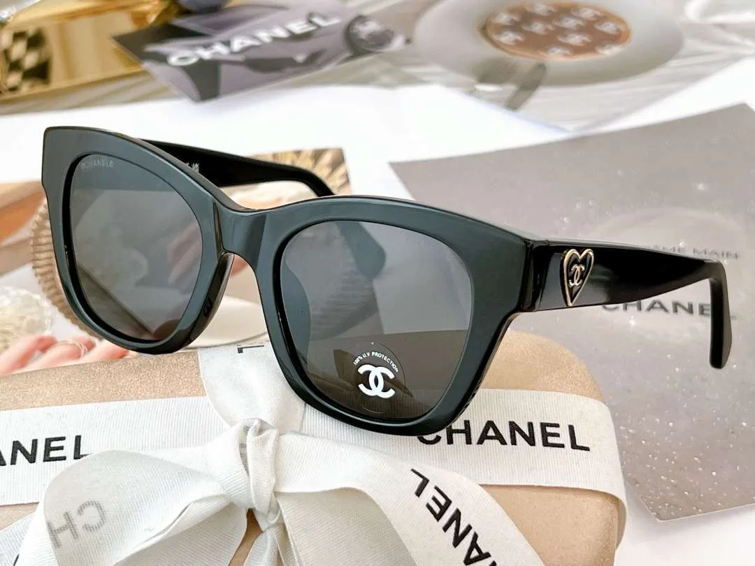 Chanel Round Sunglasses Dark Blue And Gold - Image 3