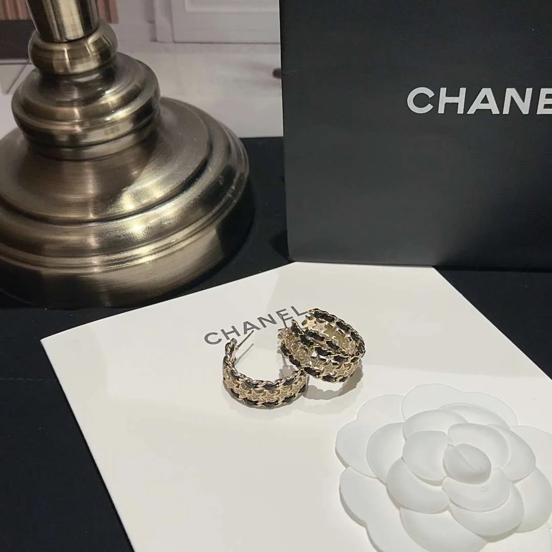 Chanel Chain Of Stars Earrings Gold - Image 3