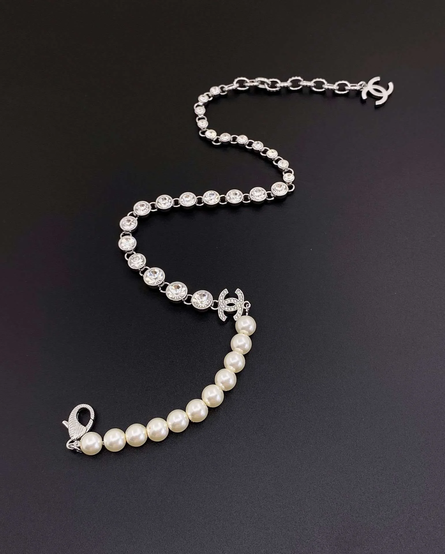 Chanel Chain Pearl Necklace White - Image 4
