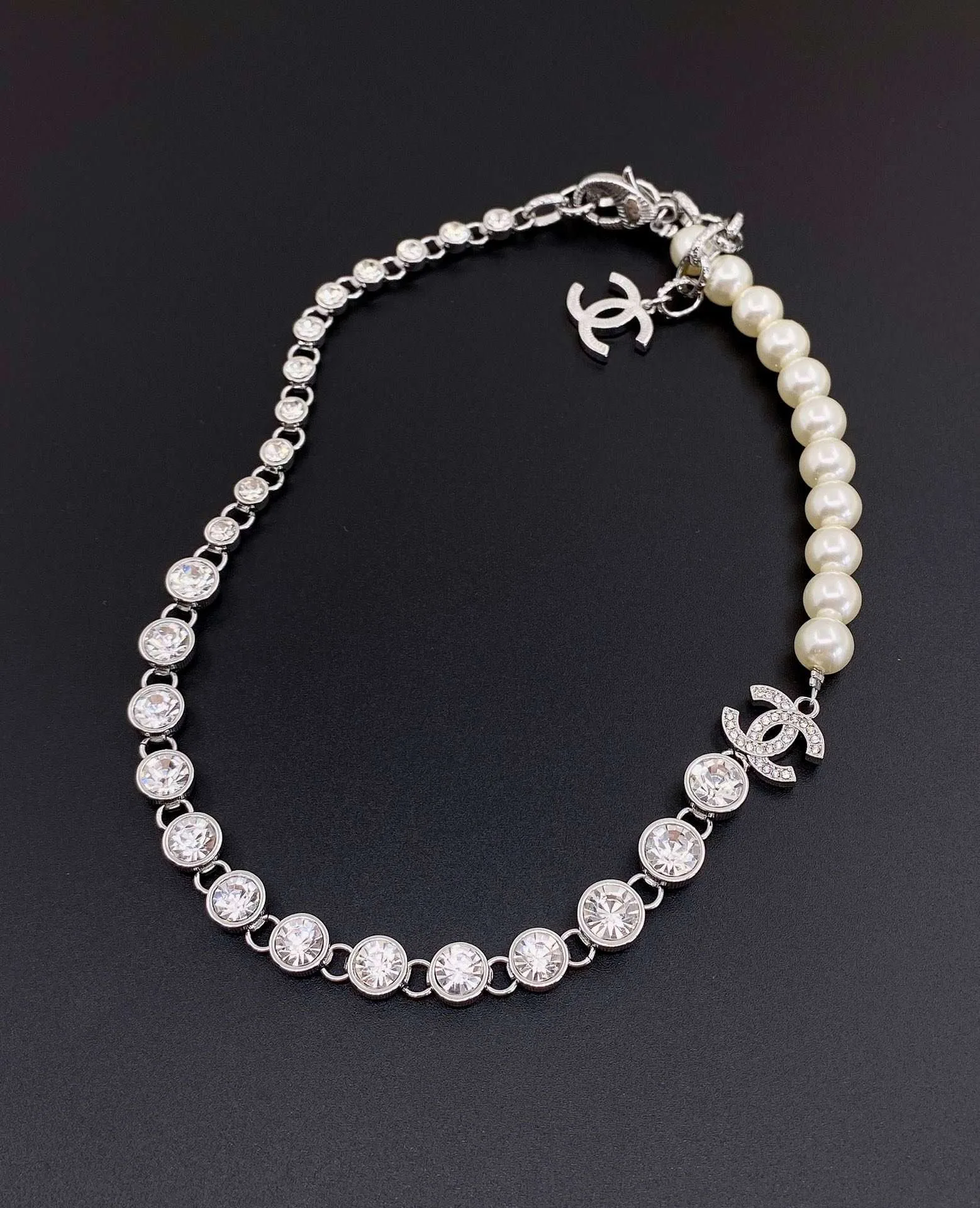 Chanel Chain Pearl Necklace White - Image 3