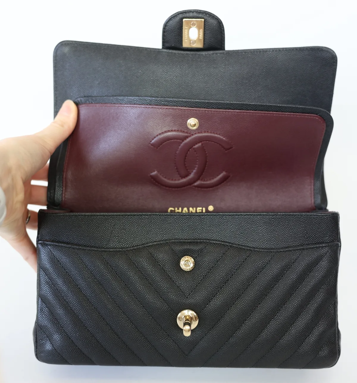 Chanel Chevron Classic Flap Medium Crossbody Bag / Black Gold Toned Hardware - Image 8