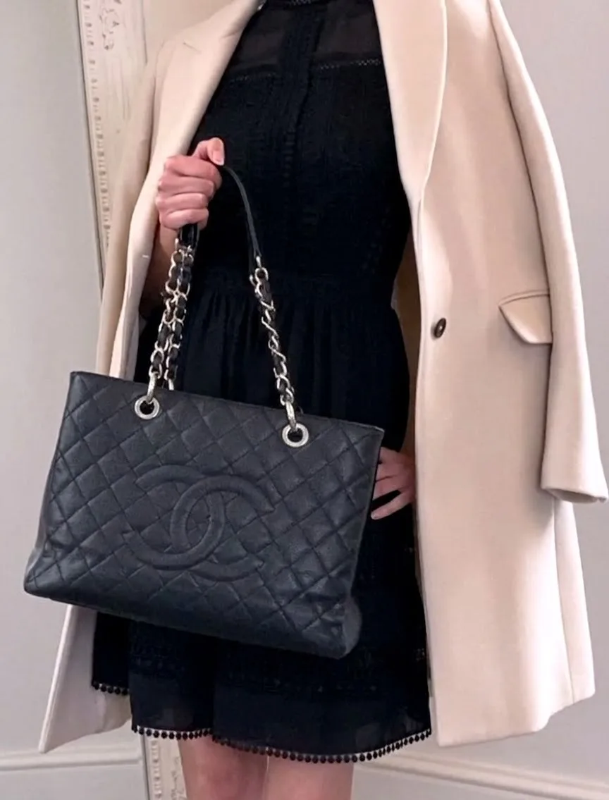 Alternative view of Chanel Classic Large Tote Bag / Black Silver Hardware