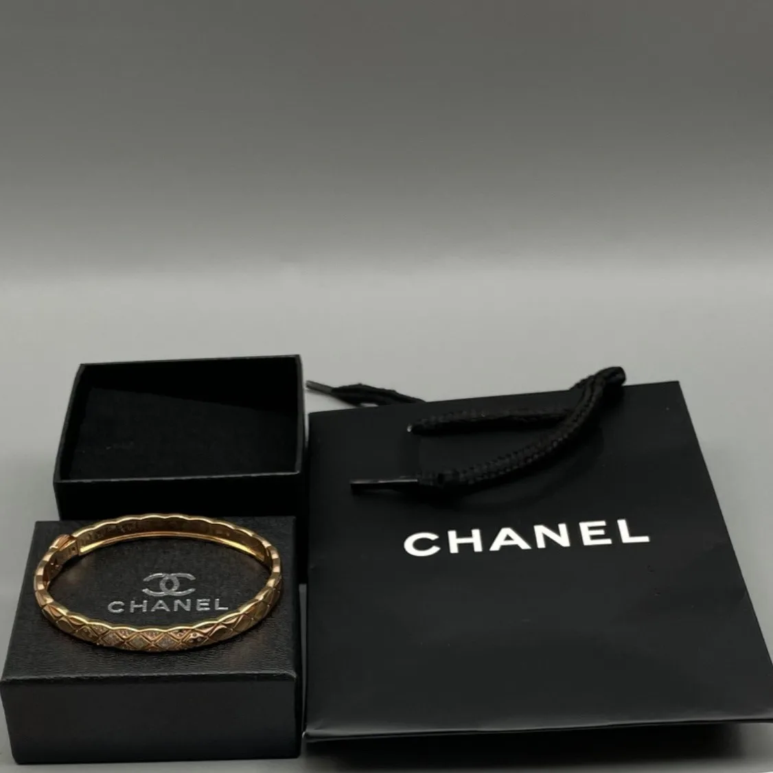 Special Set Chanel: Classic Flap Bag + Coco Crush Bracelet - Image 14