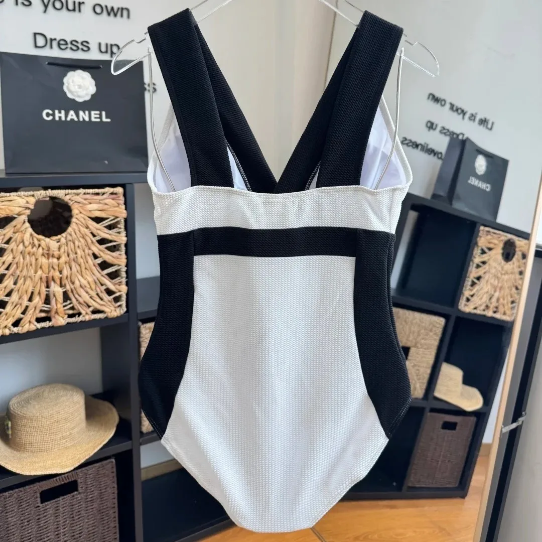 Chanel Color-Block Textured One-Piece Swimsuit Black/ White - Image 4