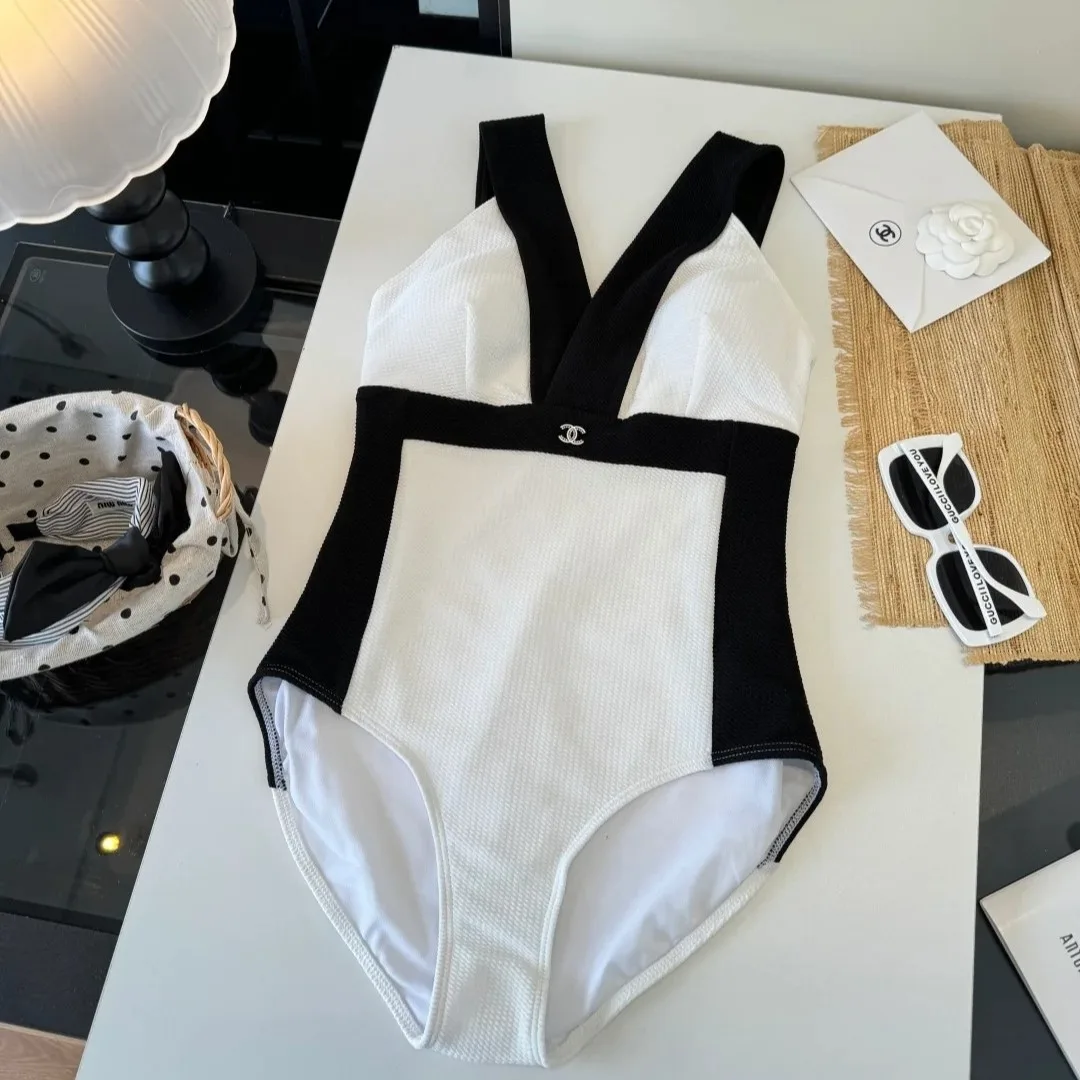 Chanel Color-Block Textured One-Piece Swimsuit Black/ White - Image 5