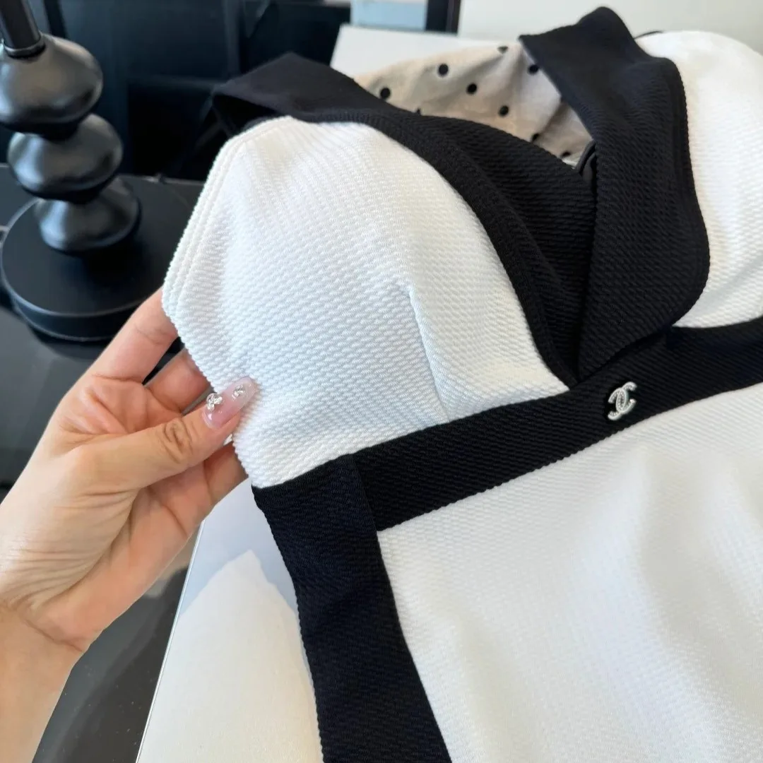 Chanel Color-Block Textured One-Piece Swimsuit Black/ White - Image 10