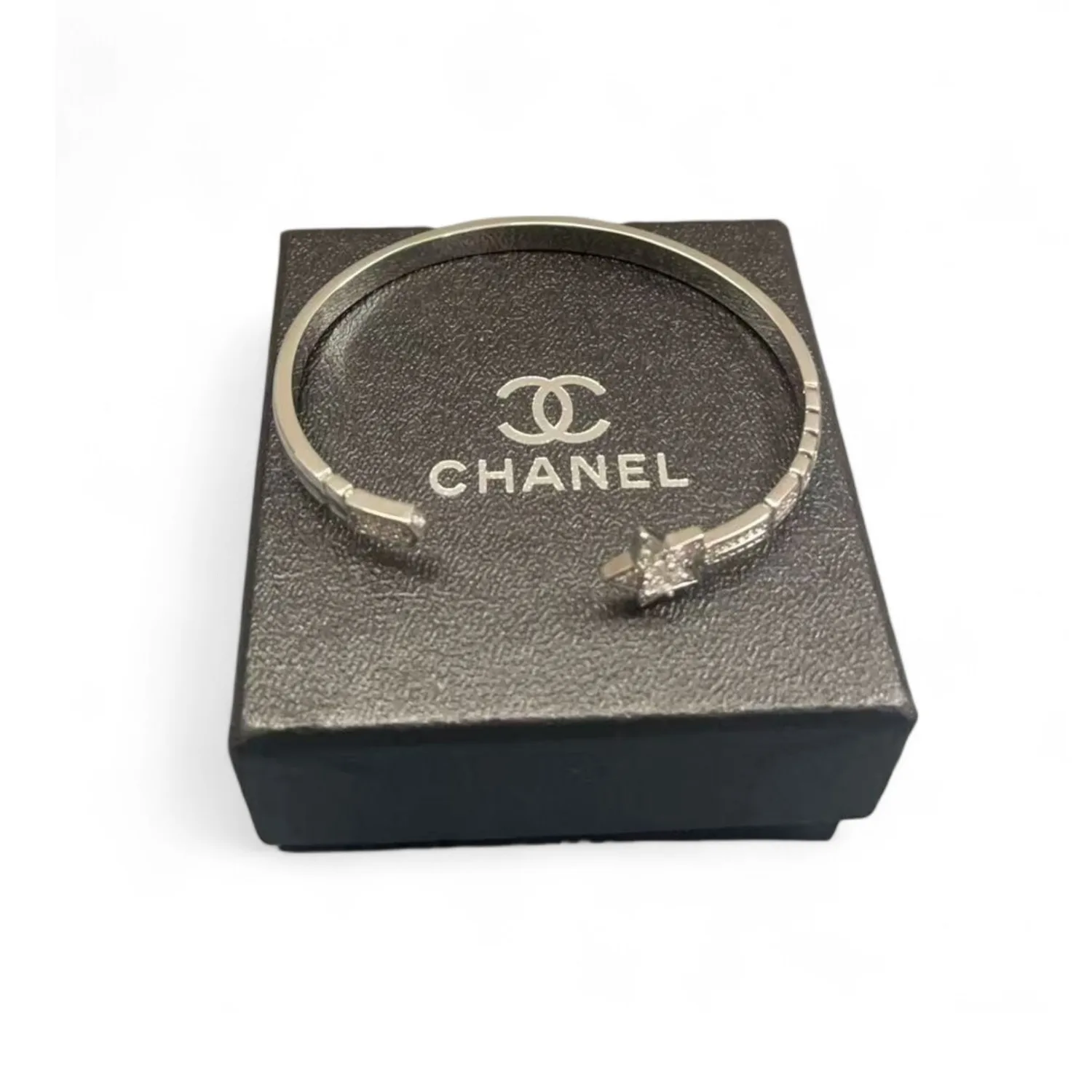Alternative view of Comète Chevron Bracelet White Gold