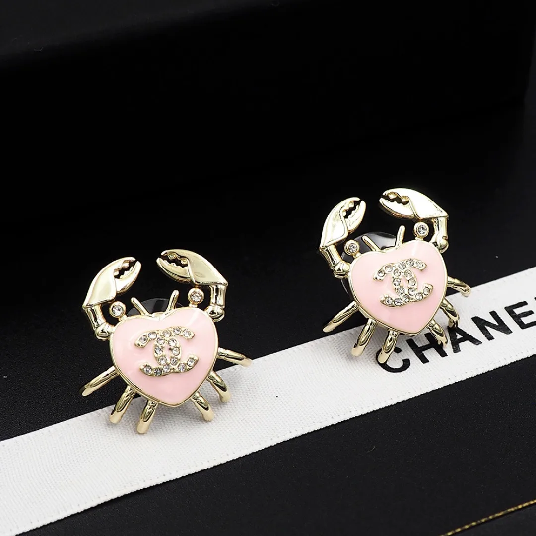 Chanel Crab Heart Pink Earring Gold – Toned - Image 3