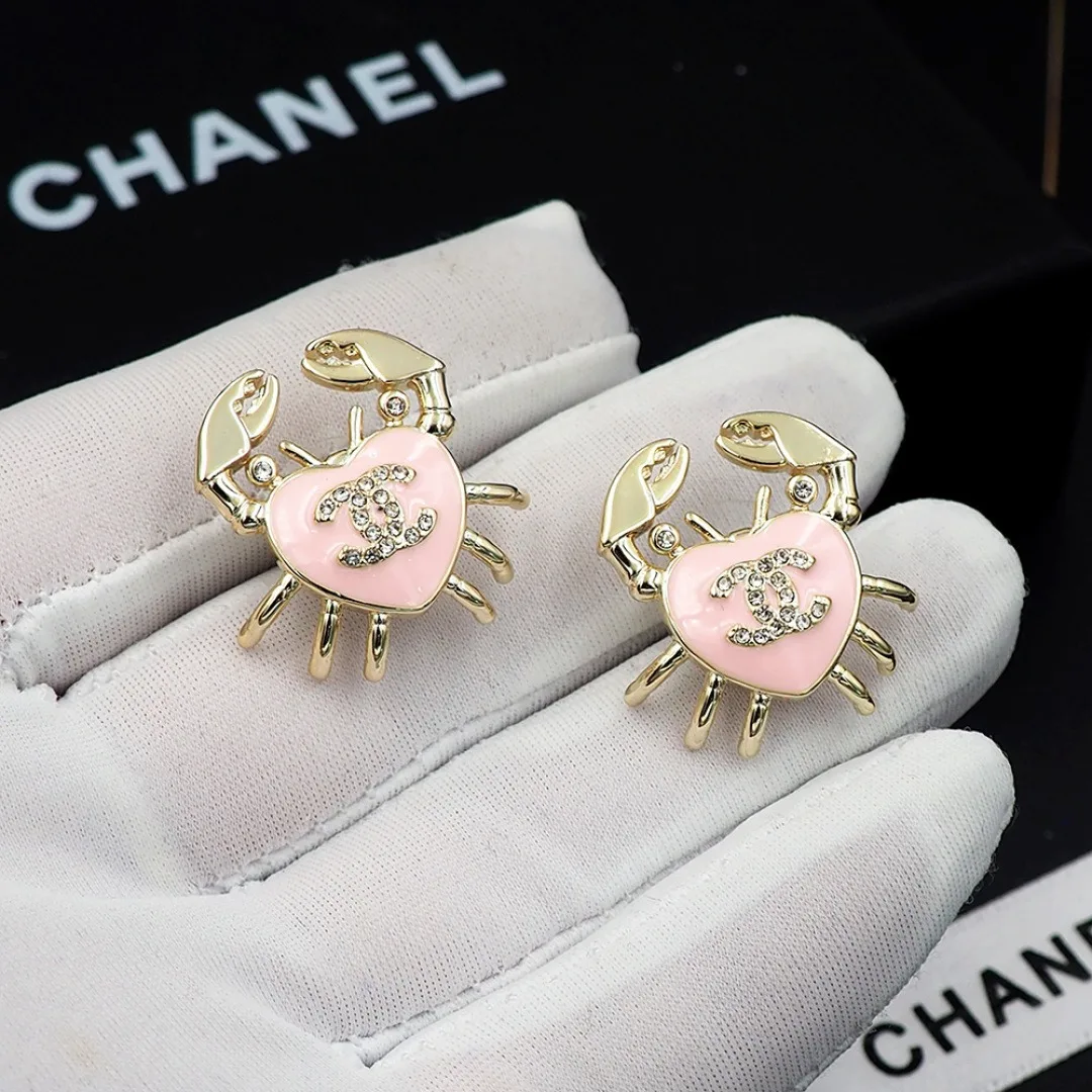 Chanel Crab Heart Pink Earring Gold – Toned - Image 4