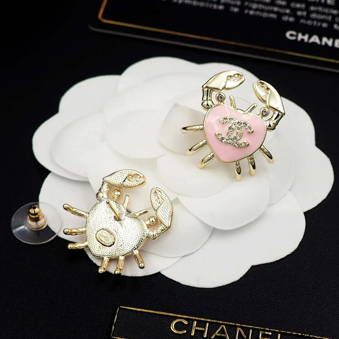 Chanel Crab Heart Pink Earring Gold – Toned - Image 9