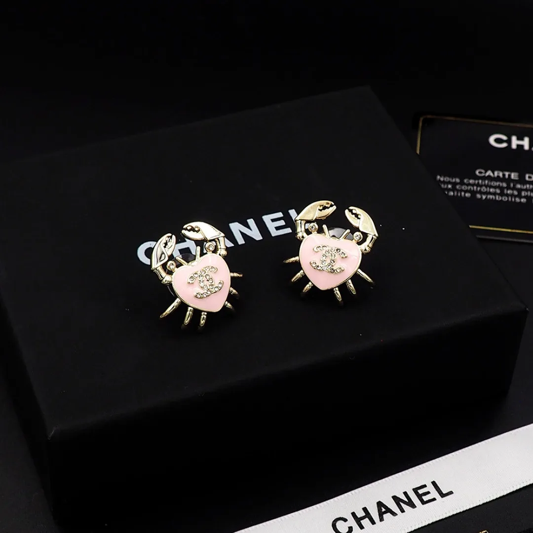 Chanel Crab Heart Pink Earring Gold – Toned - Image 10