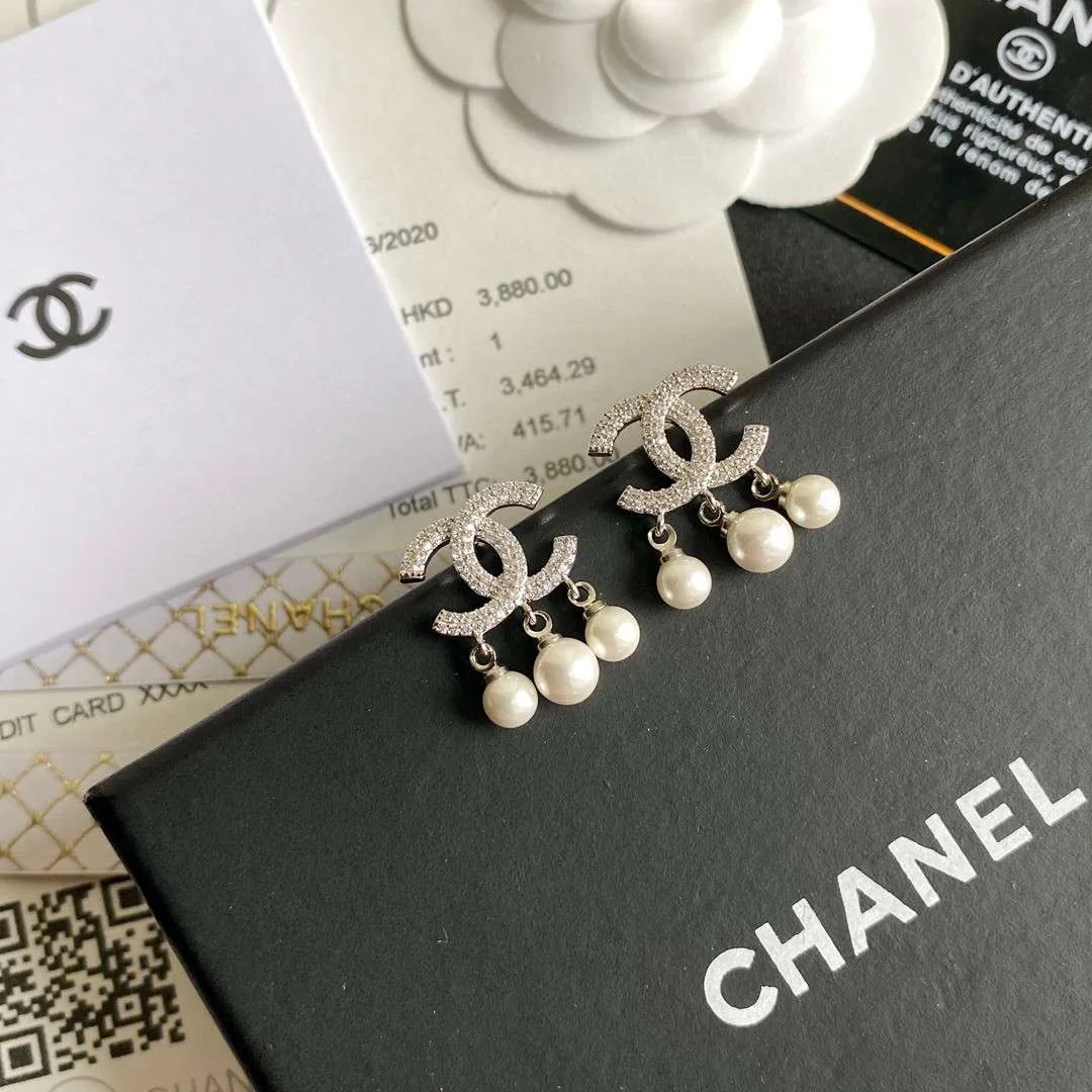 Chanel Crystal Three Pearl Earrings Gold - Image 8