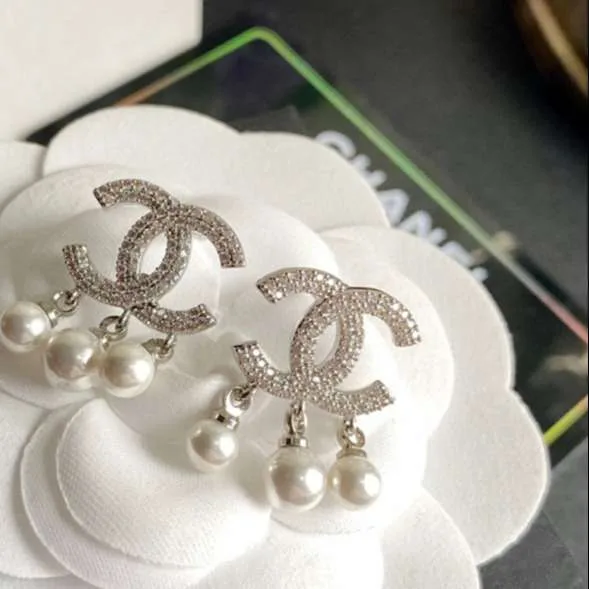 Chanel Crystal Three Pearl Earrings Gold - Image 5