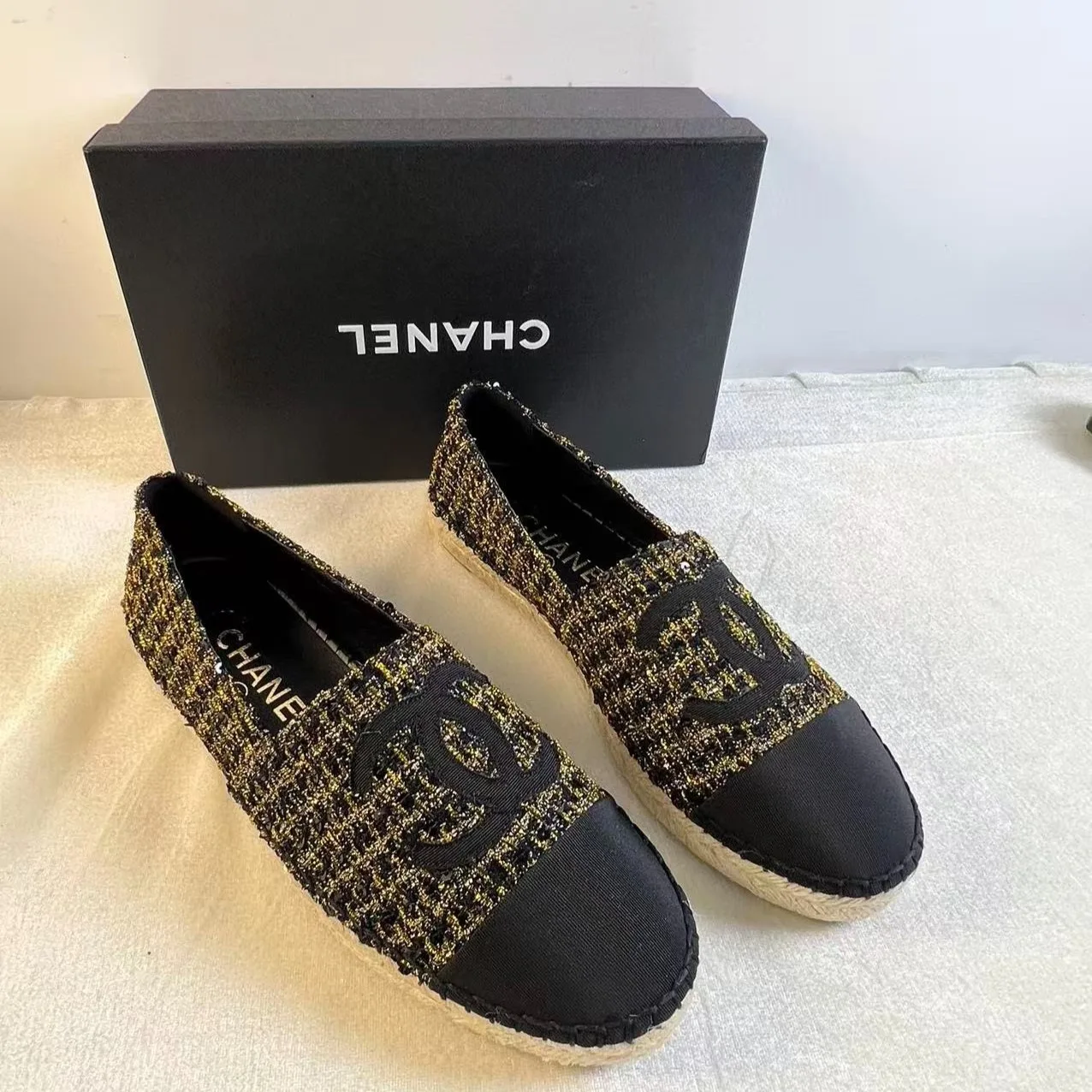 Chanel Espadrilles Tweed Black/Gold - Image 5