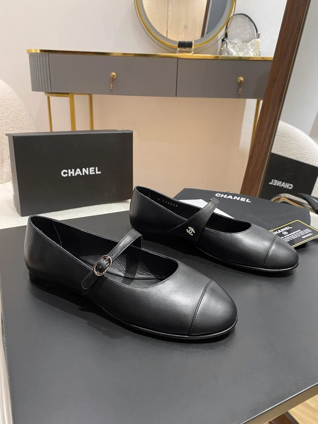 Chanel Flat Shoes Black - Image 3