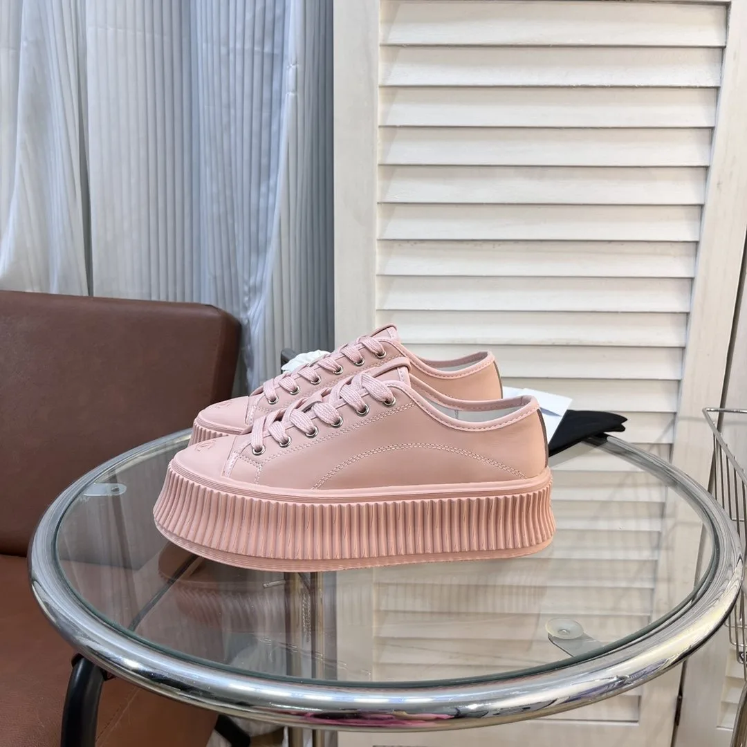 Alternative view of Chanel Gutdzu Sneakers Pink