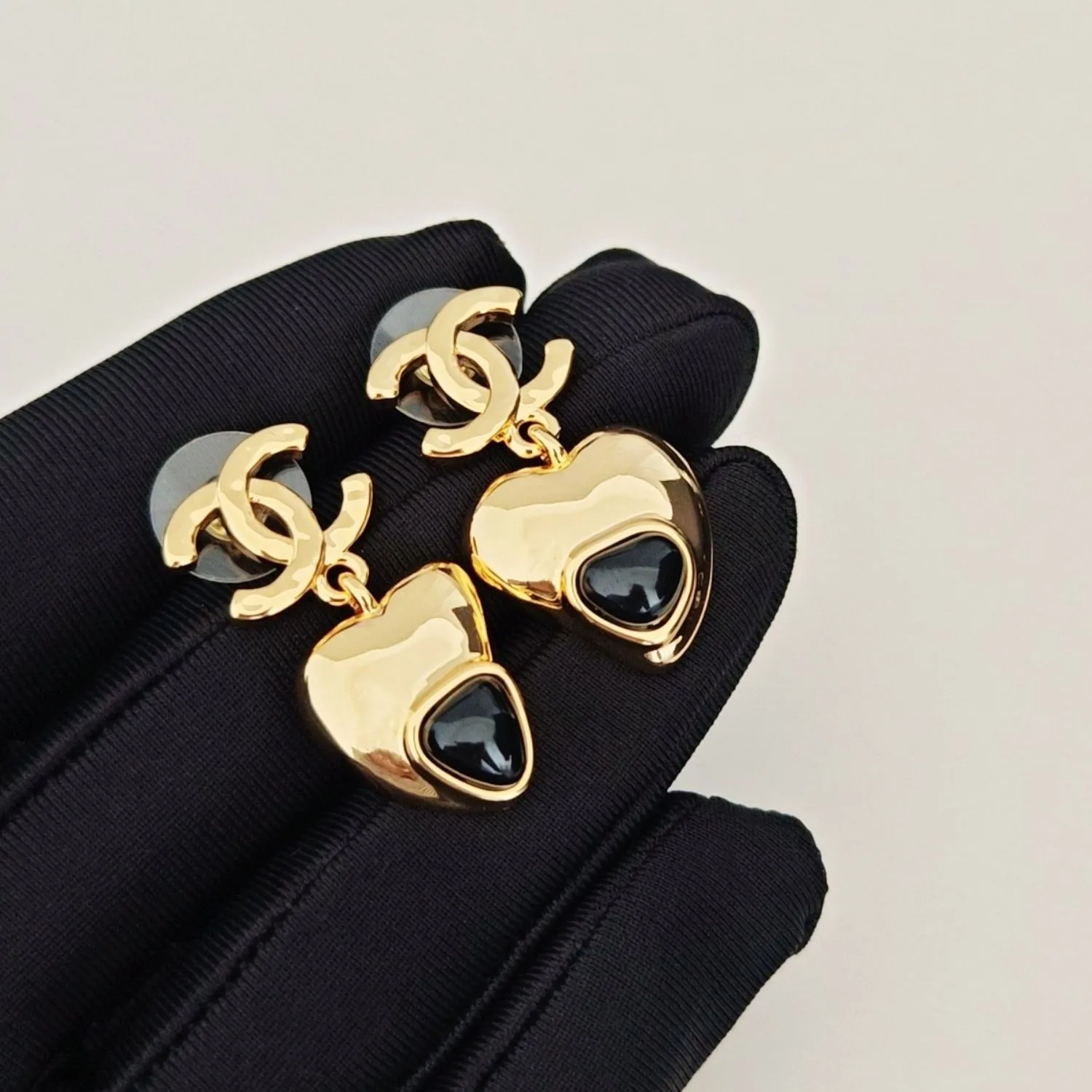 Chanel Heart Drop Earrings Gold-Toned Metal - Image 5