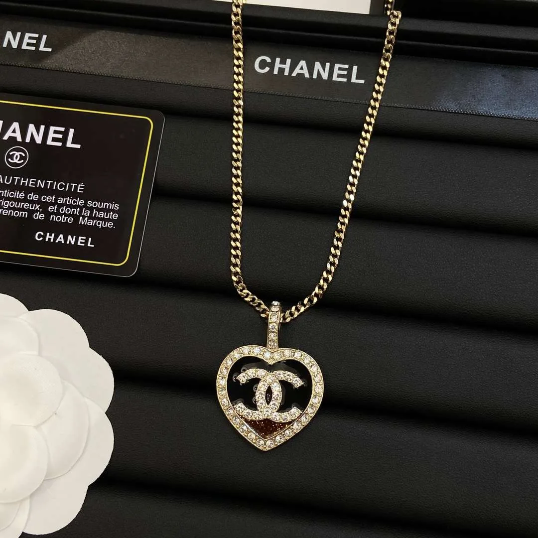 Chanel Heart Necklace Gold - Image 6