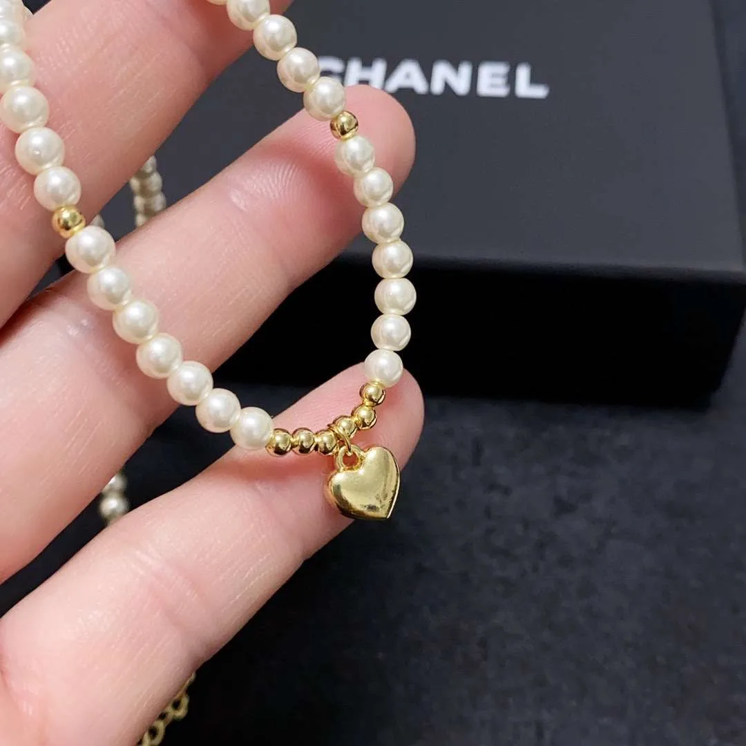 Chanel Heart Pearl Necklace White - Image 4
