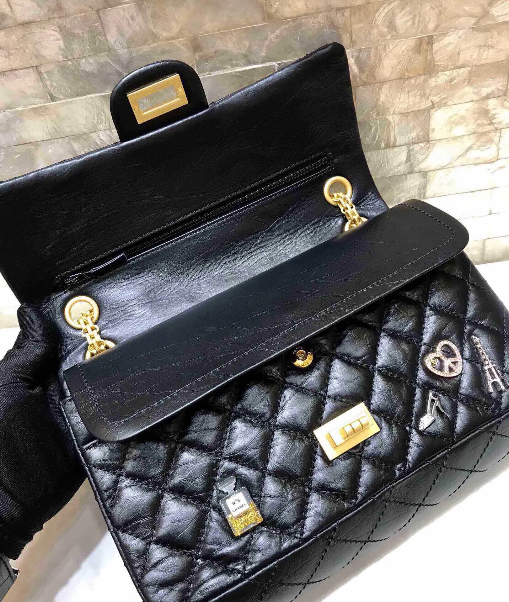 Limited Edition Lucky Charm Black / - Image 6