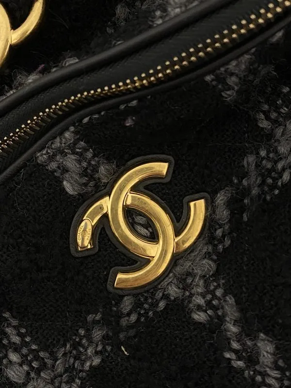 Chanel Maxi Hobo Bag / Black Gold Hardware - Image 7