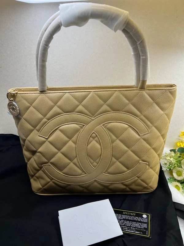 Chanel Medallion Tote Gold Hardware Caviar Yellow / - Image 3