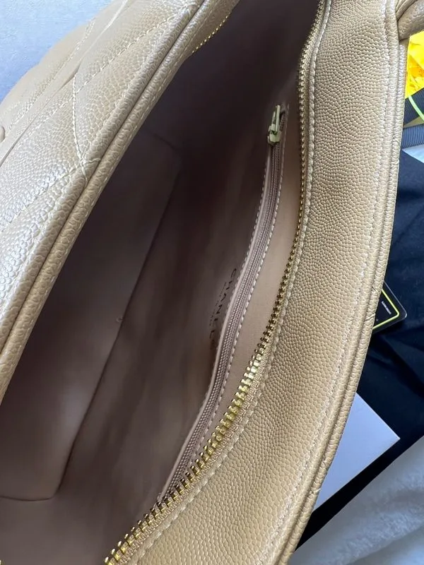 Chanel Medallion Tote Gold Hardware Caviar Yellow / - Image 6
