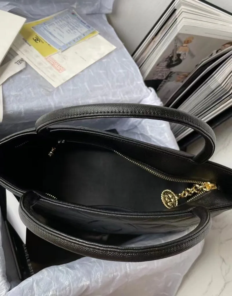 Chanel Medallion Tote Shoulder Black Bag / - Image 8