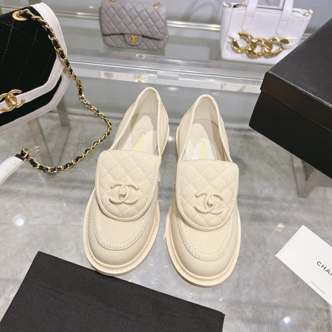 Alternative view of Chanel Moccasins White