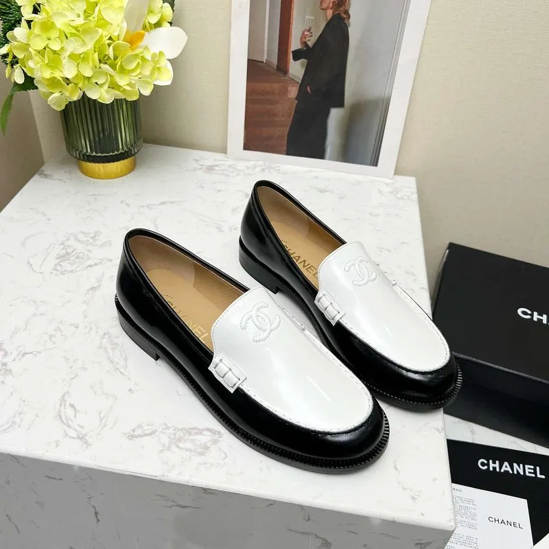 Chanel Moccasins Loafers White - Image 8