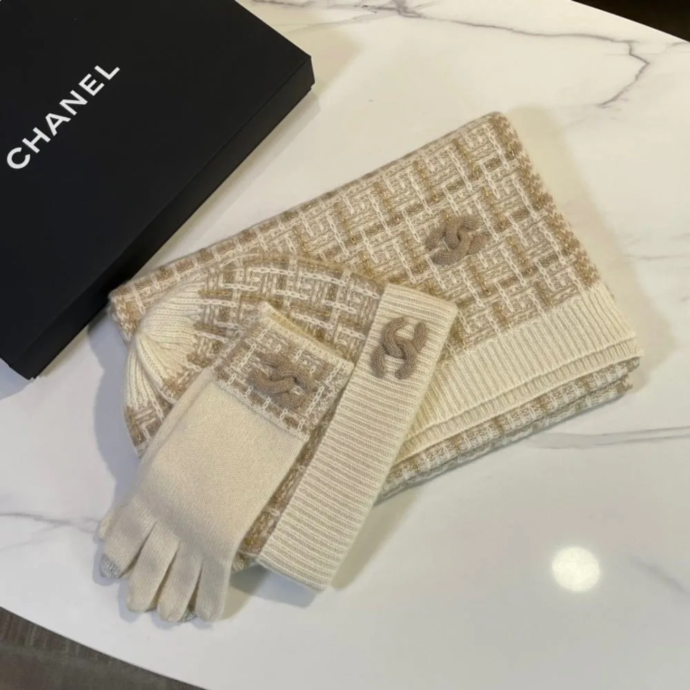 Chanel Monochrome Winter Knit Set Hat, Scarf And Gloves Beige - Image 6