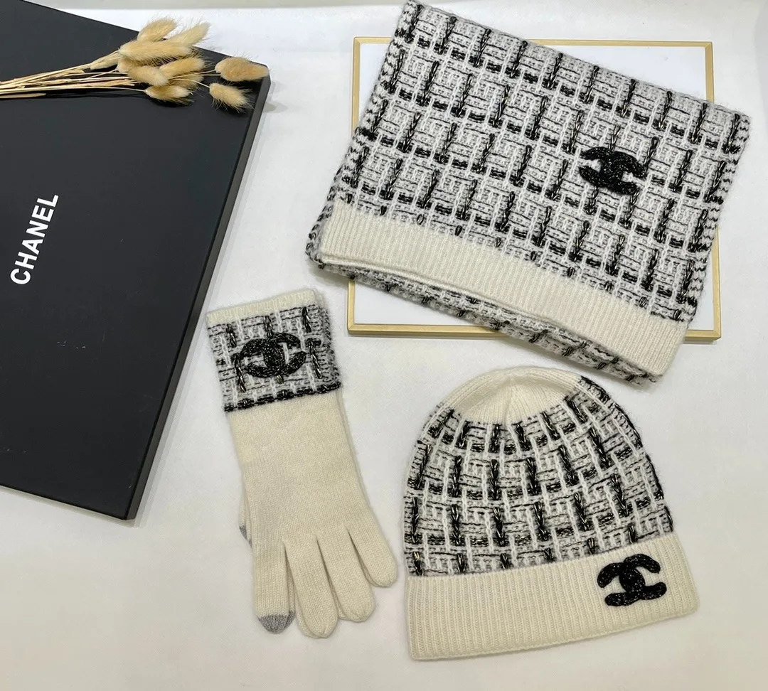 Chanel Monochrome Winter Knit Set Hat, Scarf And Gloves Black & White - Image 7