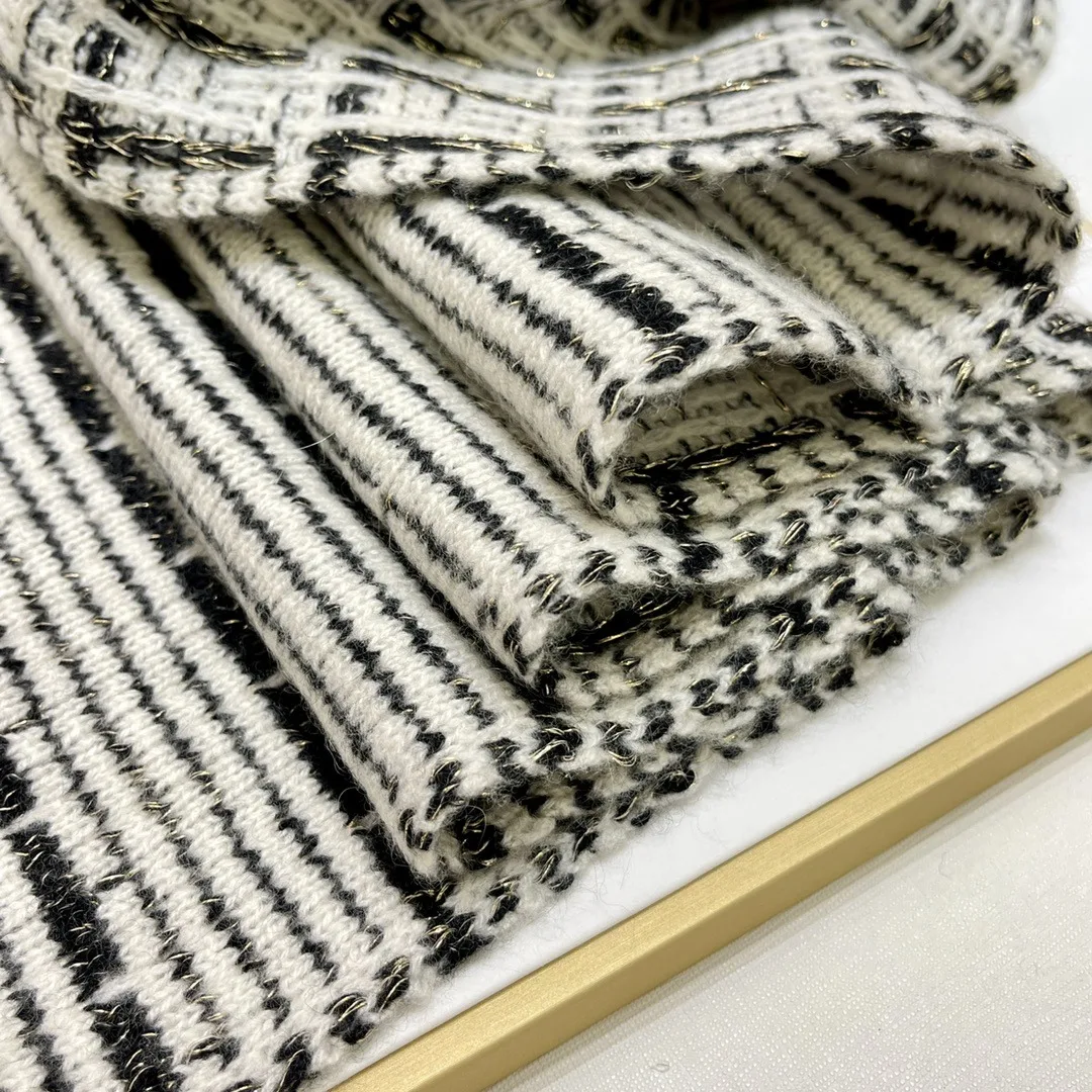 Chanel Monochrome Winter Knit Set Hat, Scarf And Gloves Black & White - Image 9