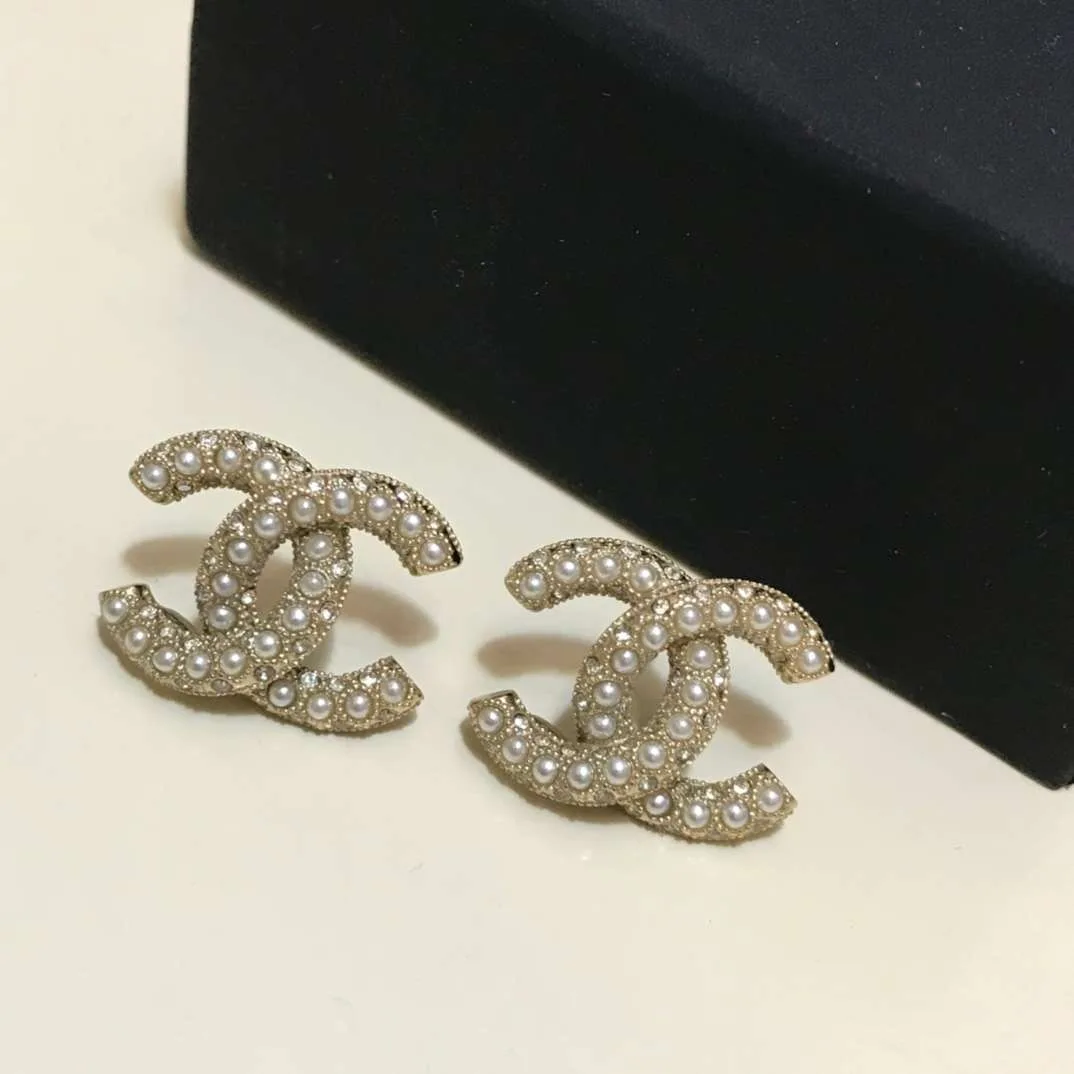 Chanel Pearl Earrings Gold - Image 7