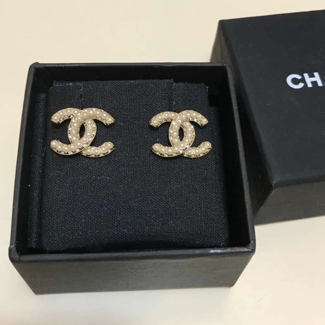 Chanel Pearl Earrings Gold - Image 3