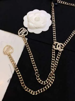 Alternative view of Chanel Pearl Heart Necklace Gold