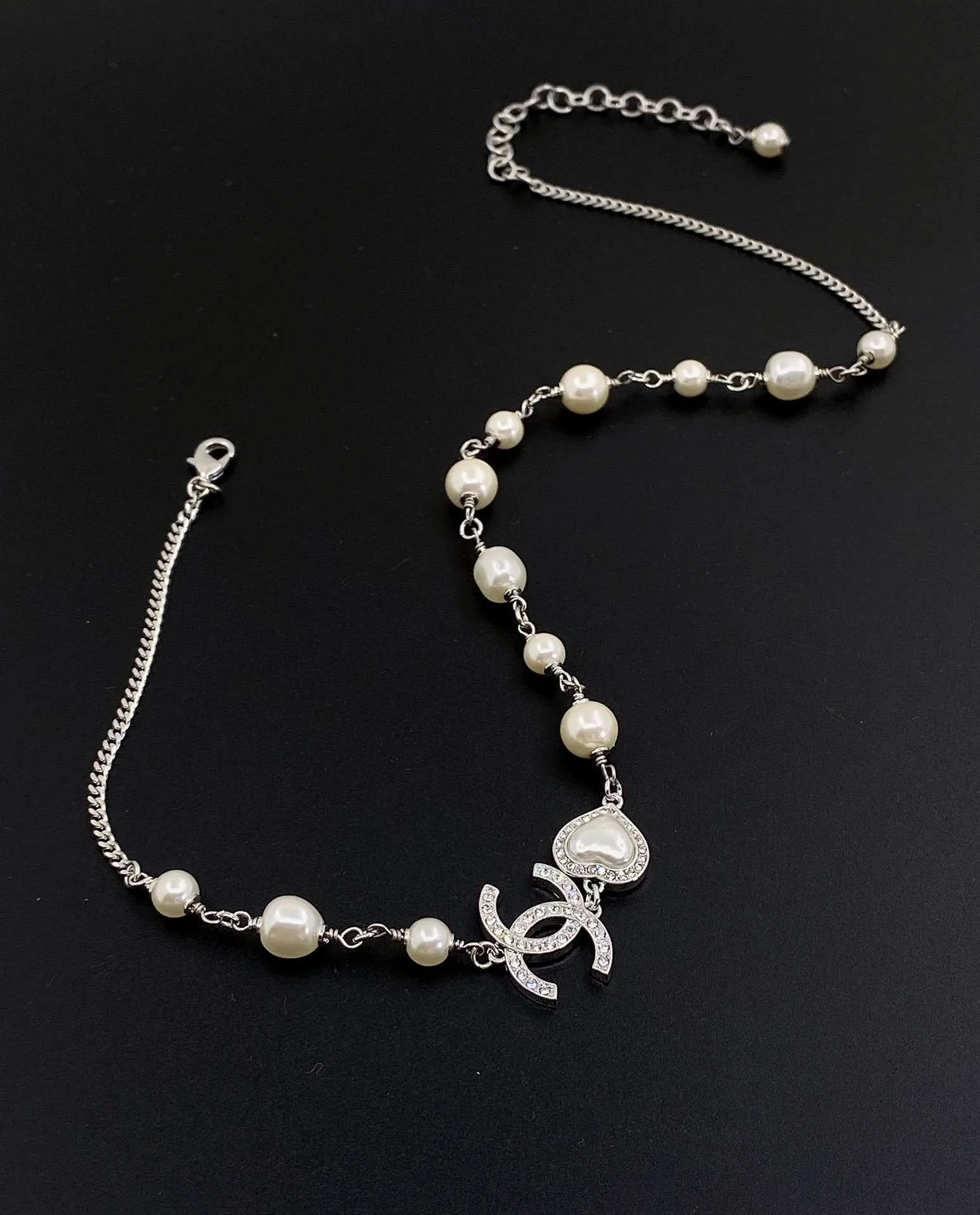 Chanel Pearl Love Necklace White - Image 5