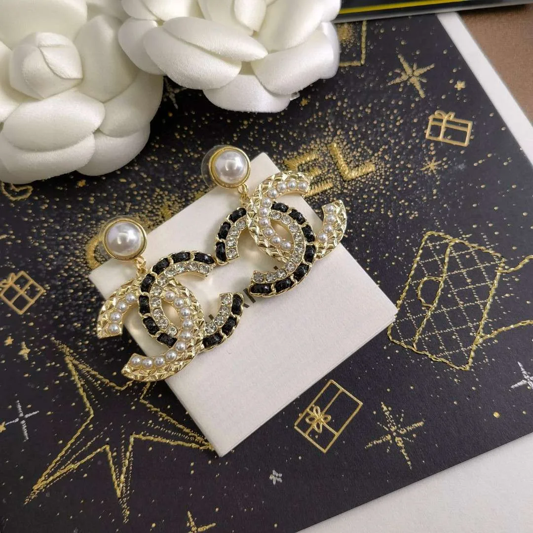 Chanel Pearl Stud Earrings White - Image 4