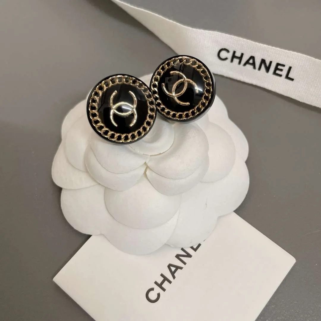 Chanel Round Acrylic Stud Earrings Black - Image 6