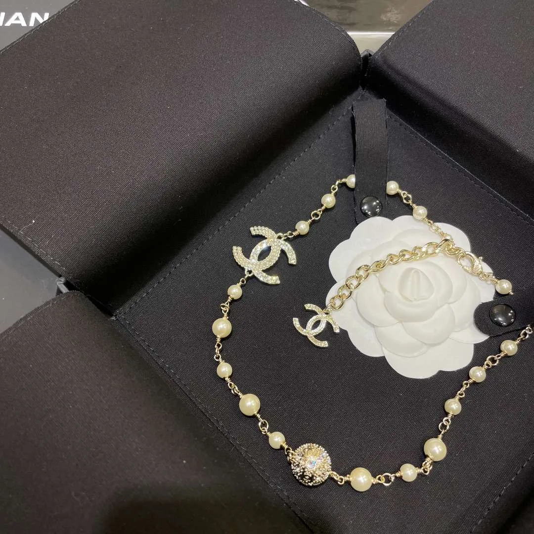 Chanel Round Crystal Pearl Necklace Gold - Image 6