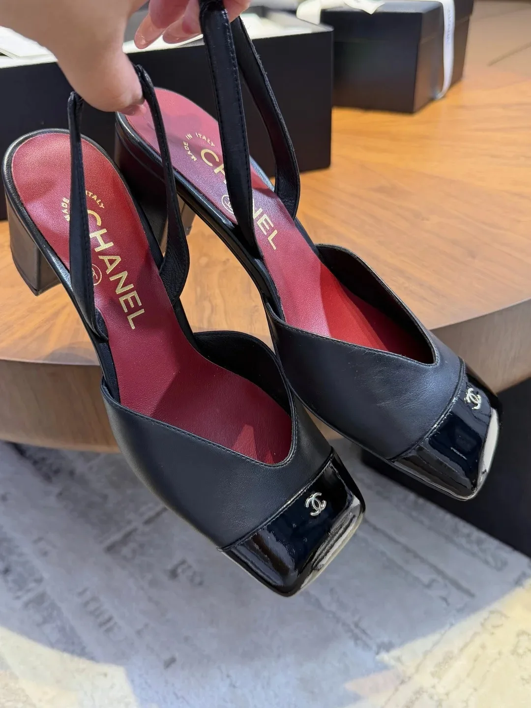 Chanel Slingbacks Black/ Burgundy - Image 5
