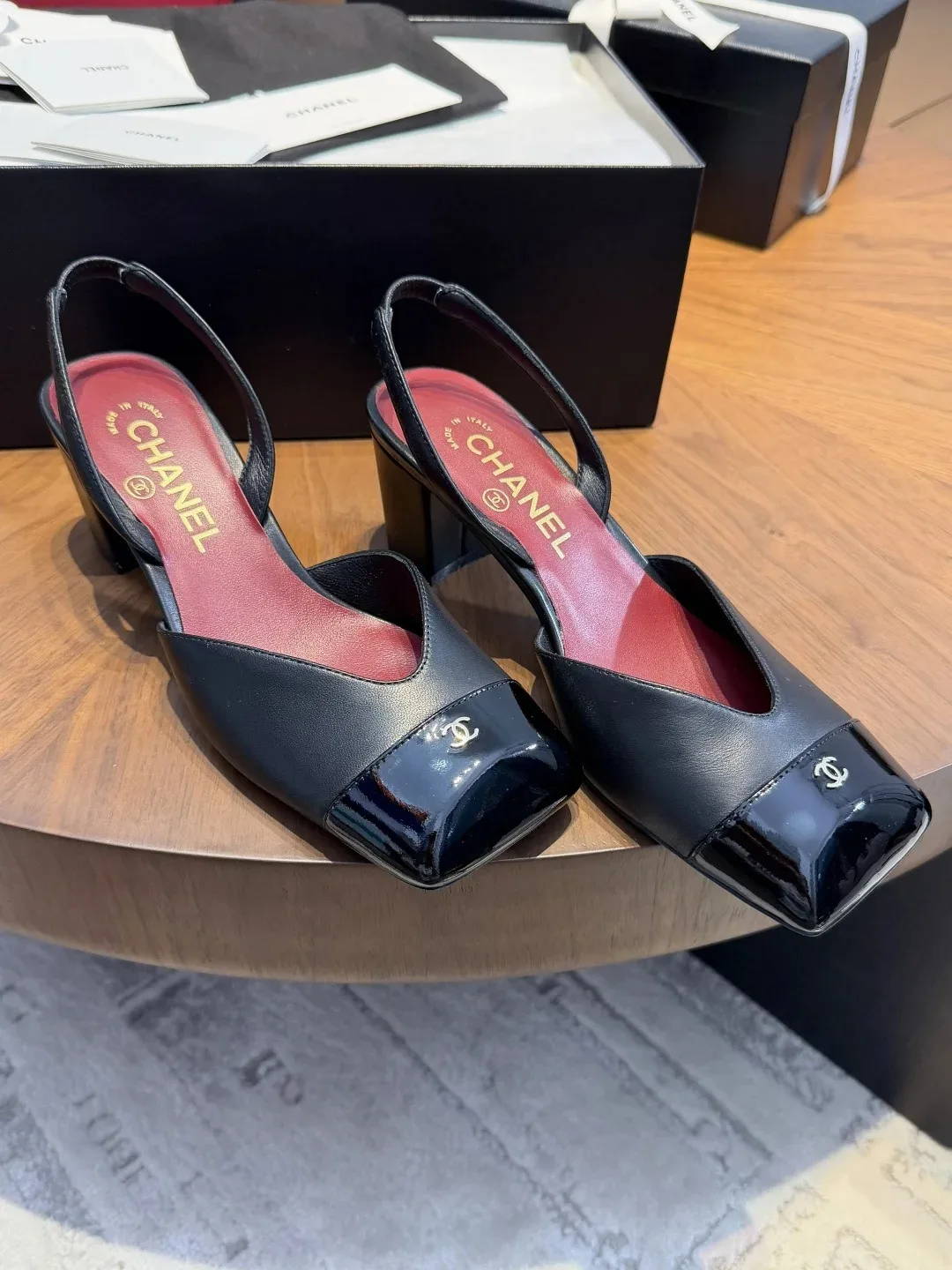 Chanel Slingbacks Black/ Burgundy - Image 4