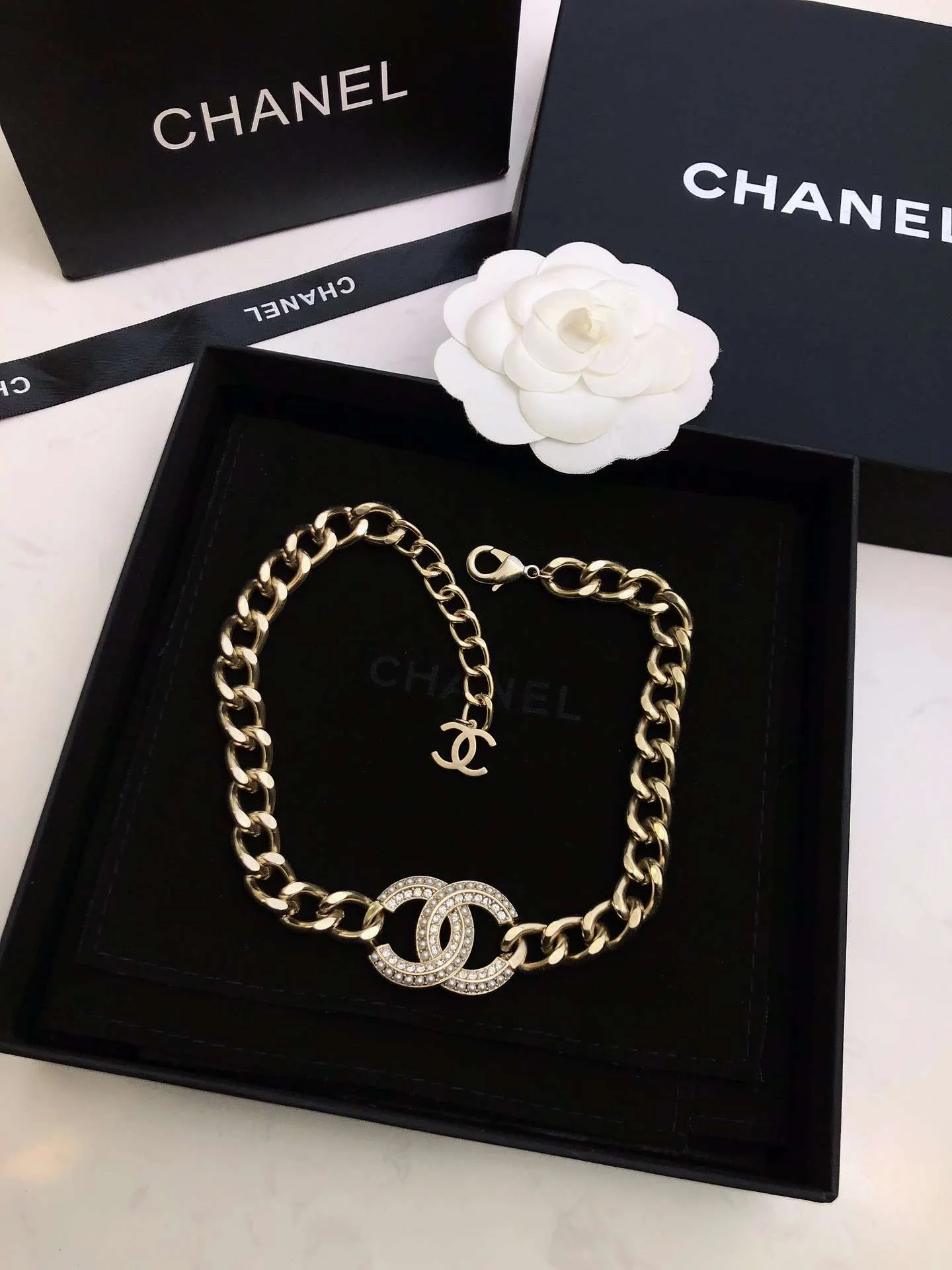 Chanel Small Agarwood Necklace Gold - Image 6