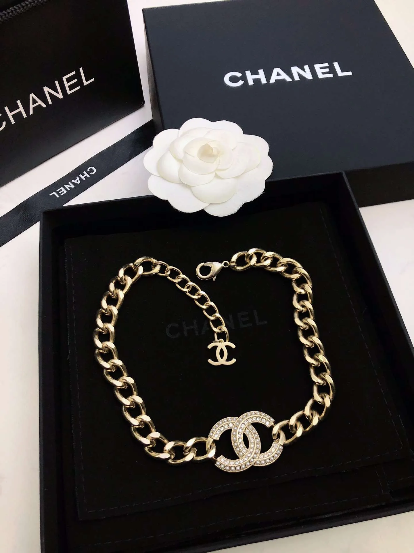 Chanel Small Agarwood Necklace Gold - Image 5